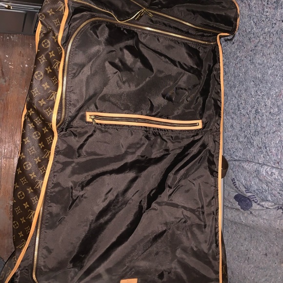 Louis Vuitton Garment Bag - Picture 2 of 3